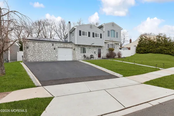 $699,000 | 10 Walter Drive, Hazlet, NJ 07730