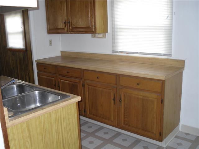 936 South James Road Columbus, OH 43227 - Photo 3 of 7 Gallery Image 3