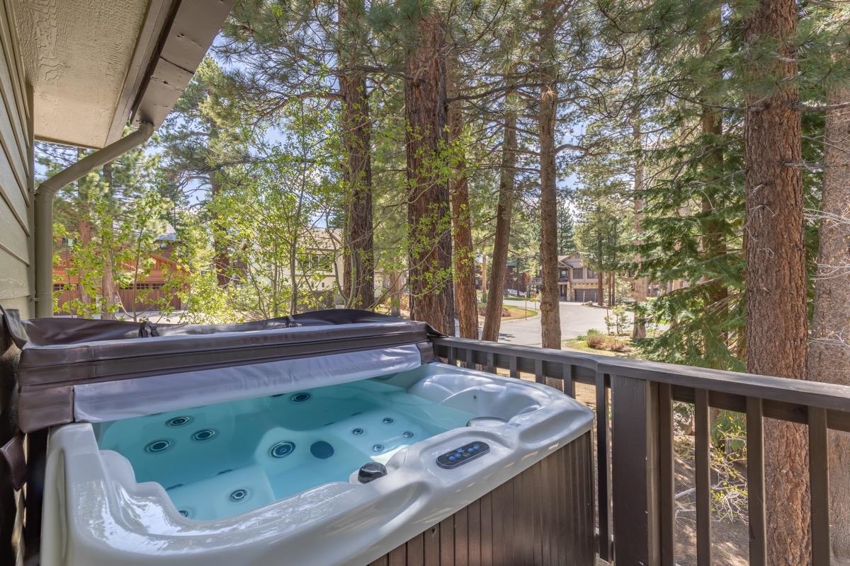 286 Ridge Way Mammoth Lakes, CA 93546 - Photo 2 of 50 Gallery Image 2