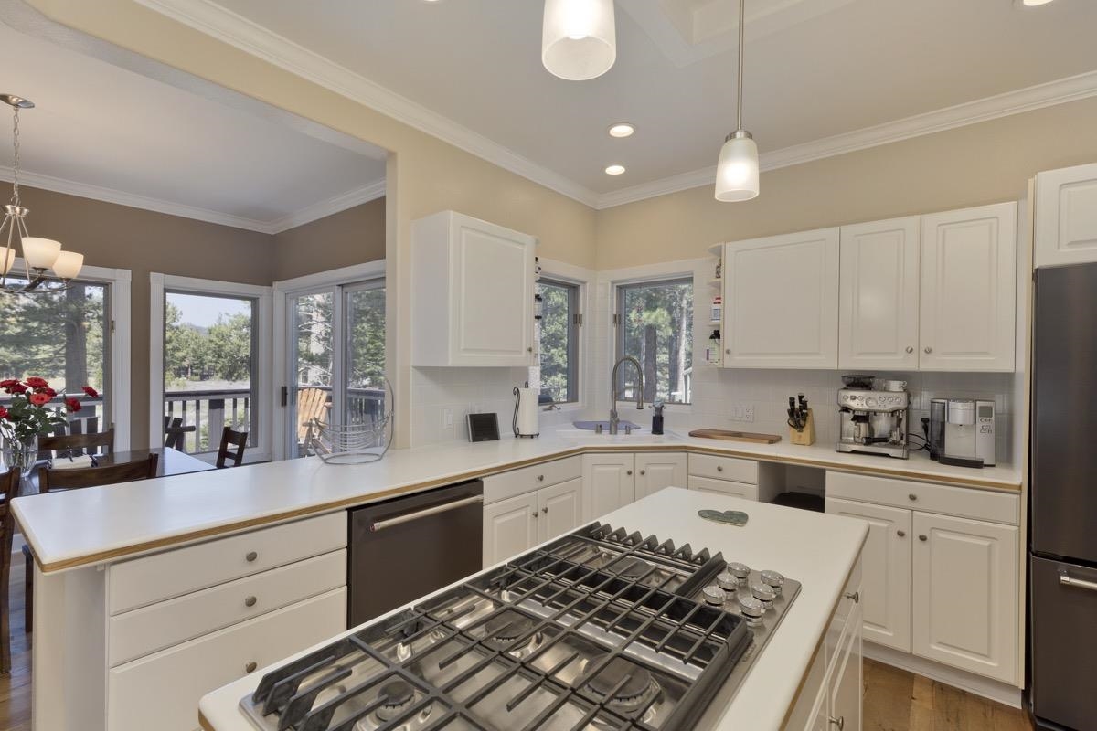 286 Ridge Way Mammoth Lakes, CA 93546 - Photo 24 of 50 Gallery Image 24