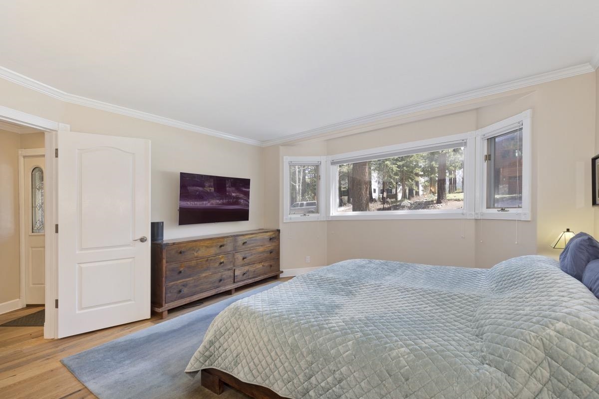 286 Ridge Way Mammoth Lakes, CA 93546 - Photo 30 of 50 Gallery Image 30