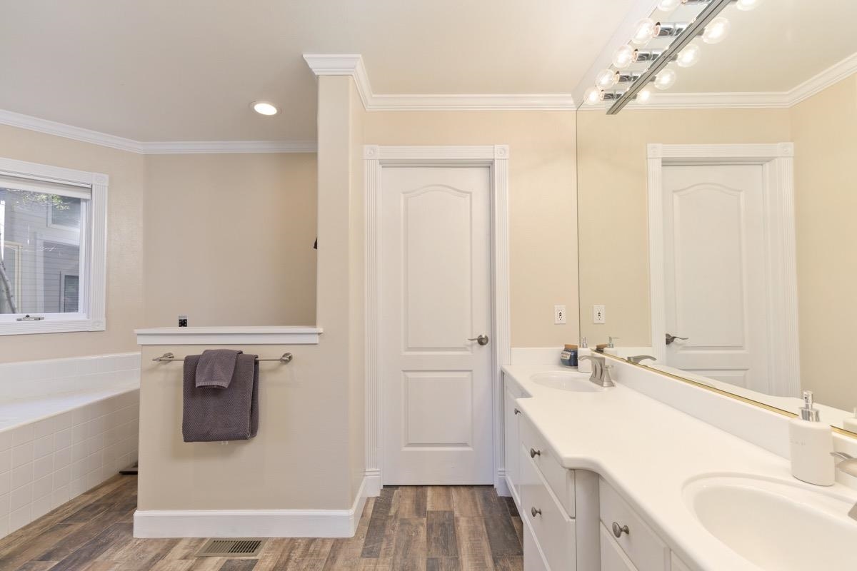 286 Ridge Way Mammoth Lakes, CA 93546 - Photo 32 of 50 Gallery Image 32