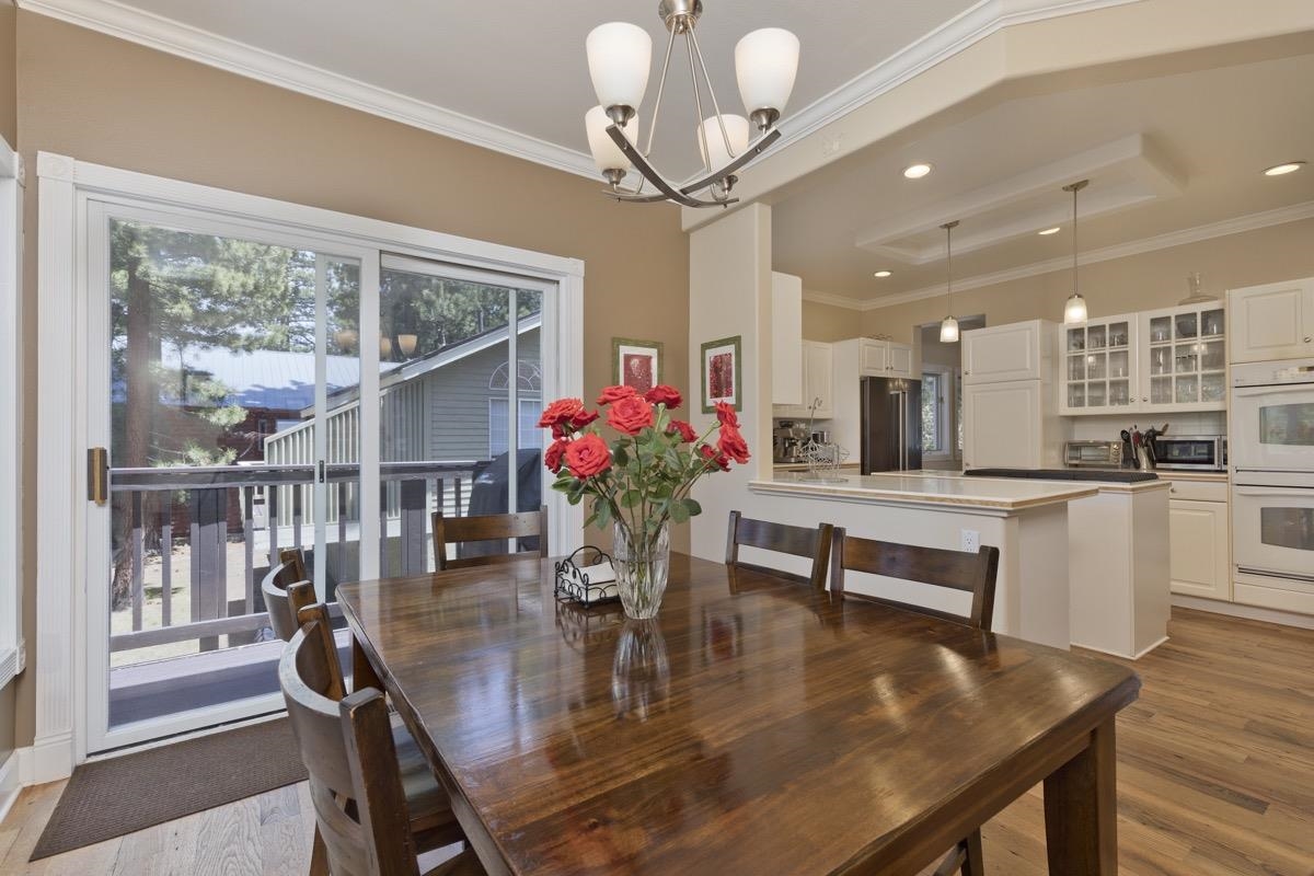286 Ridge Way Mammoth Lakes, CA 93546 - Photo 4 of 50 Gallery Image 4