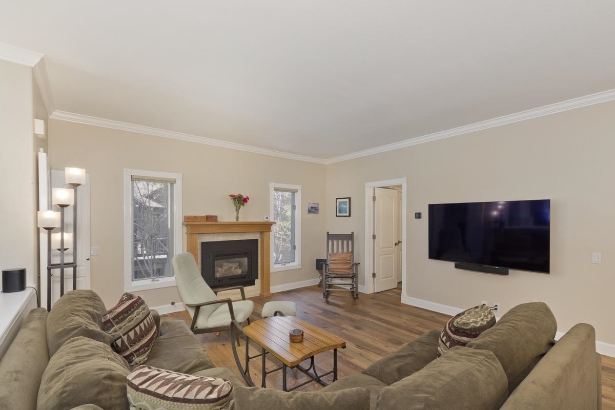 286 Ridge Way Mammoth Lakes, CA 93546 - Photo 9 of 50 Gallery Image 9