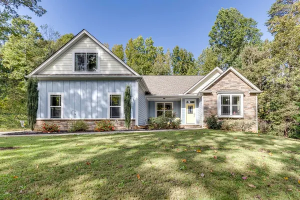 $625,000 | 215 Windsor Road, Greer, SC 29651