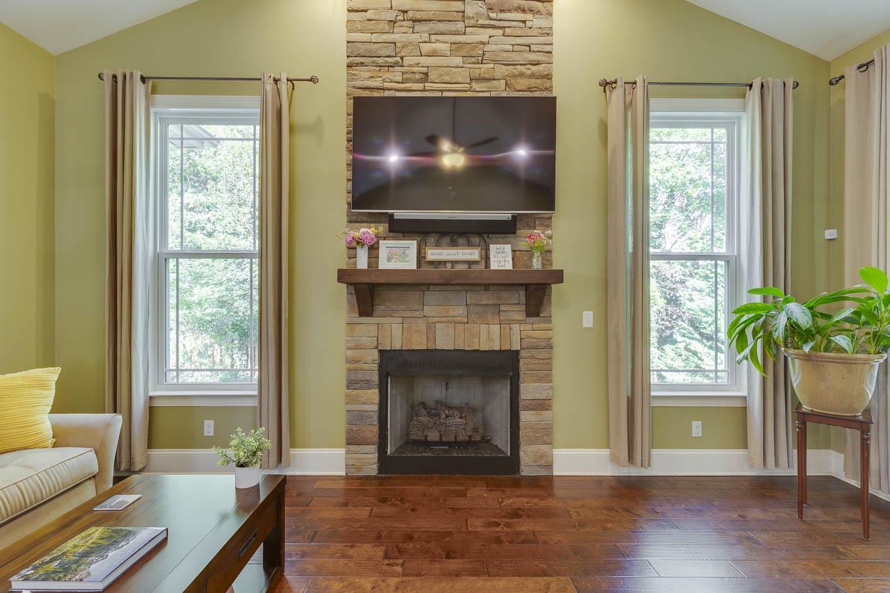 215 Windsor Road Greer, SC 29651 - Photo 7 of 46