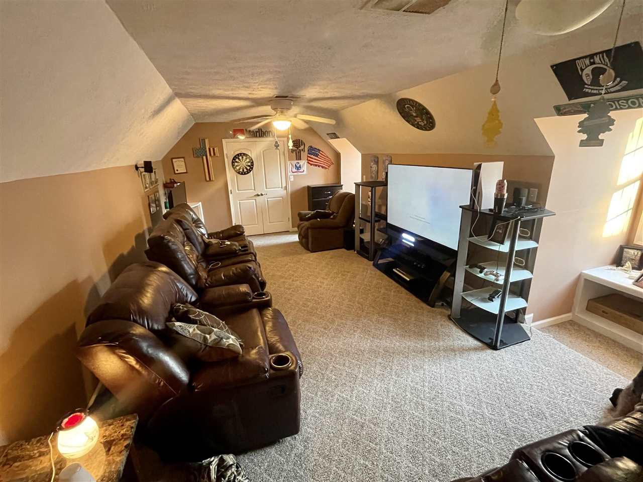 315 Rich Road Savannah, TN 38372 - Photo 15 of 20 a living room with furniture