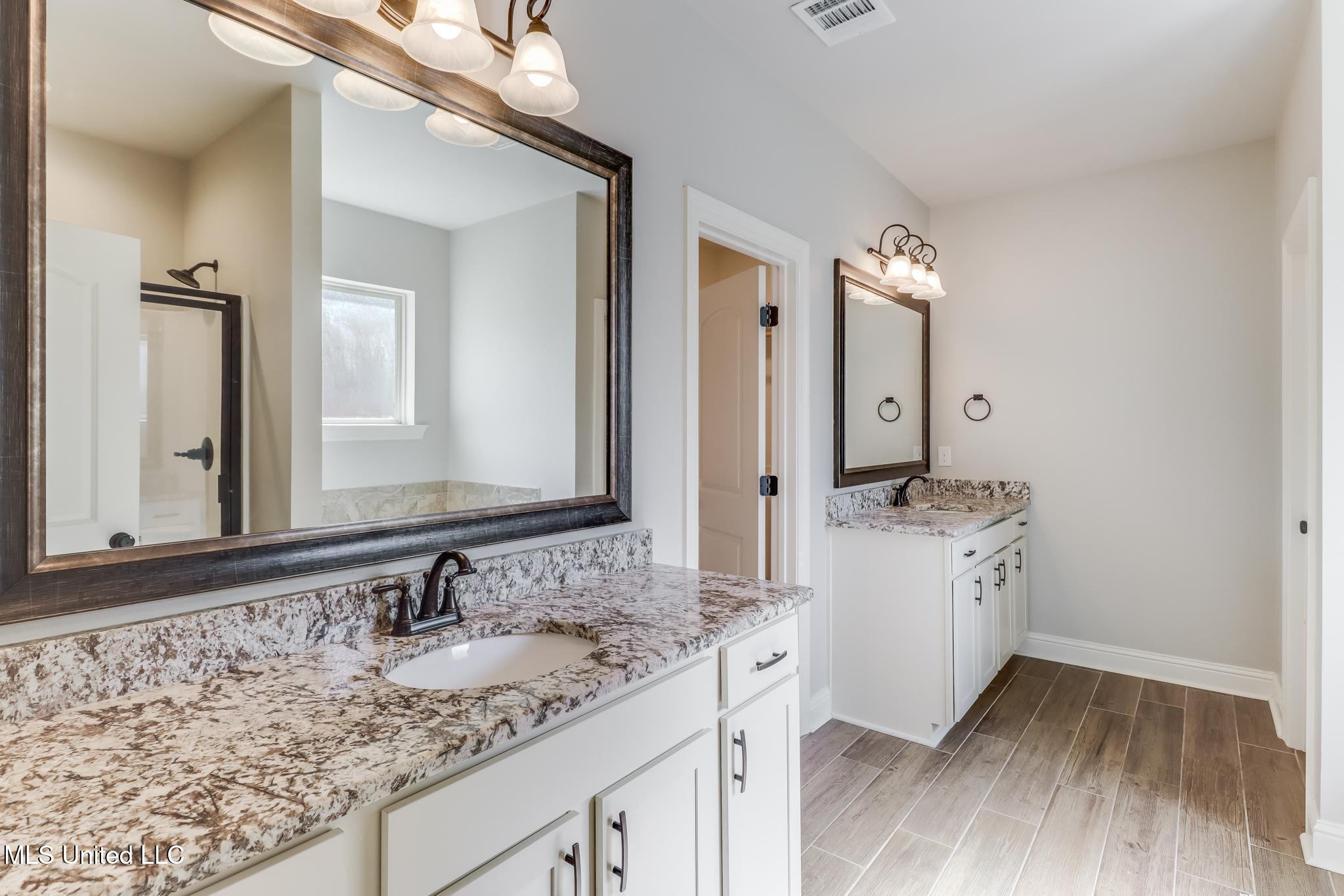 11816 Smokey Court Ocean Springs, MS 39564 - Photo 20 of 43 Photo Nov 14 2025, 1 04 28 PM (2)