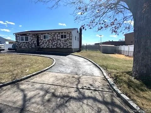 $459,000 | 320 40th Street, Copiague, NY 11726