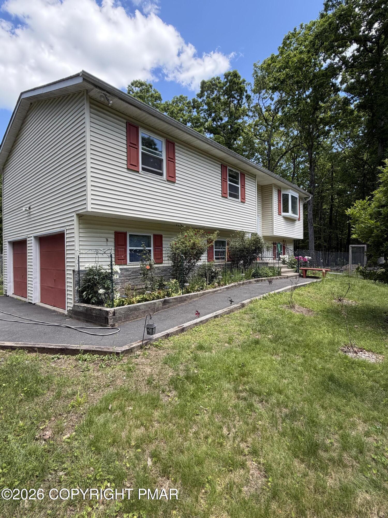 2127 Faratol Road East Stroudsburg, PA 18302 - Photo 2 of 17 IMG_2910