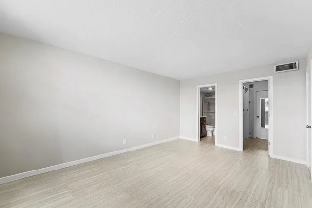 $2,500 | 2004 South Federal Highway, Unit D403, Boynton Beach, FL 33435