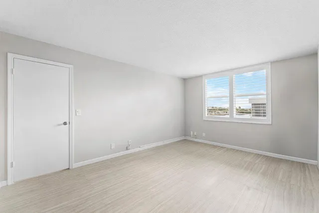 $2,500 | 2004 South Federal Highway, Unit D403, Boynton Beach, FL 33435