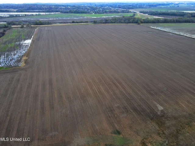 $935,000 | 1486 Hot Thornton Road, Tunica, MS 38676