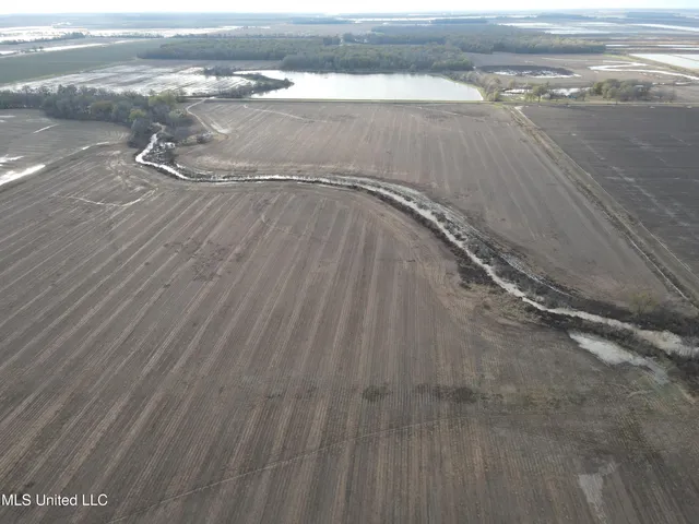 $935,000 | 1486 Hot Thornton Road, Tunica, MS 38676