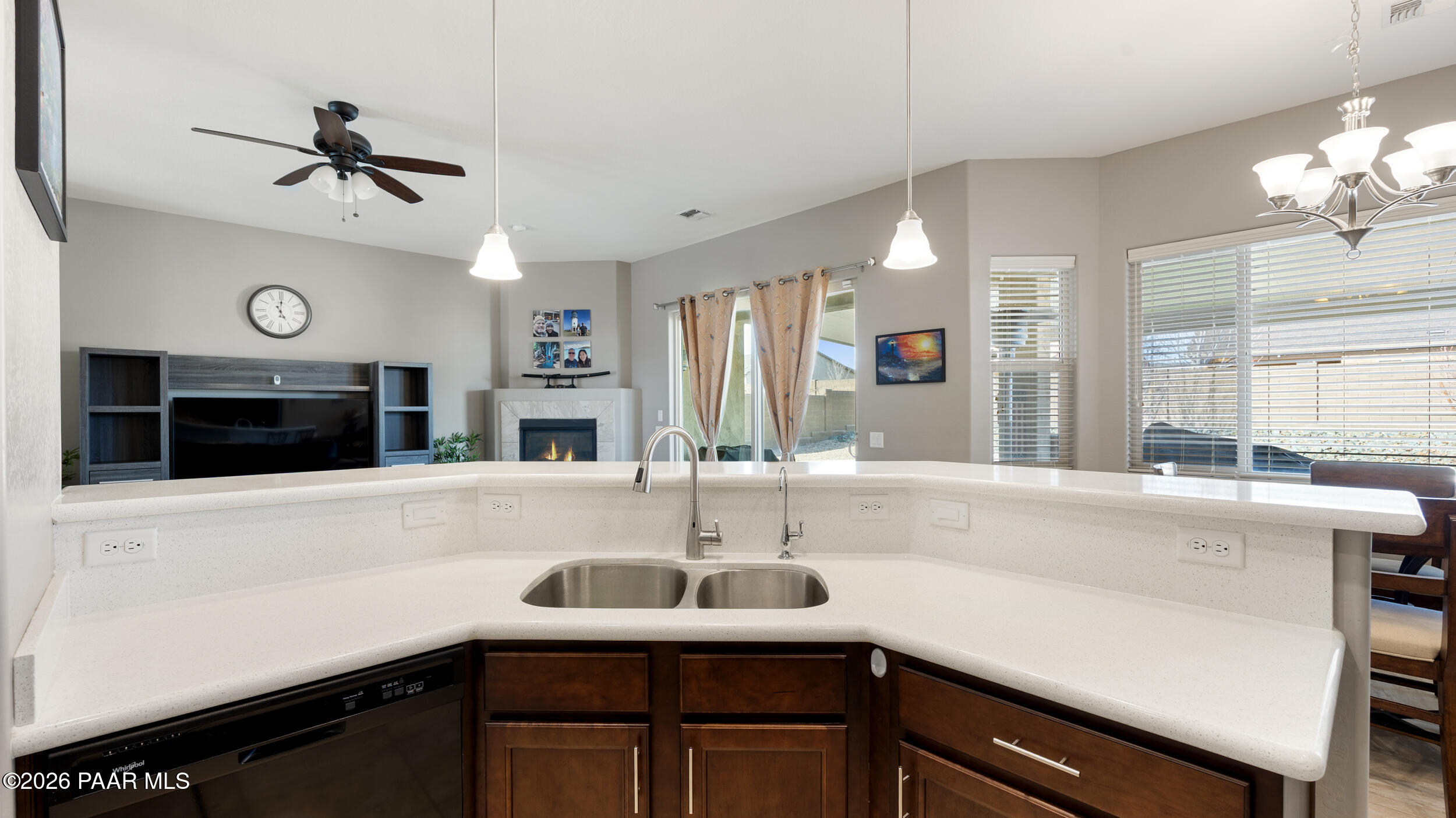 6269 Livingston Loop Prescott Valley, AZ 86314 - Photo 4 of 30 KITCHEN