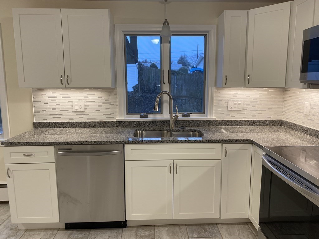 12 Hemenway Road Swampscott, MA 01907 - Photo 3 of 30 Gallery Image 3