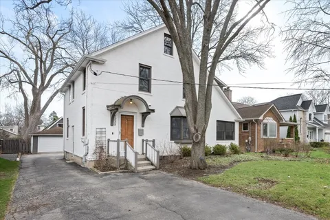 $889,000 | 1233 Glencoe Avenue, Highland Park, IL 60035