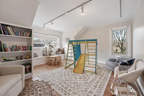 $889,000 | 1233 Glencoe Avenue, Highland Park, IL 60035