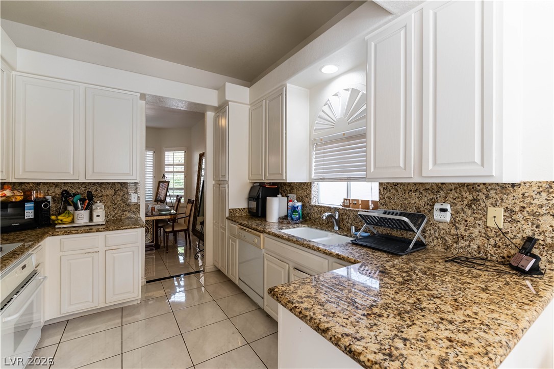 1608 Sun Ridge Drive Las Vegas, NV 89117 - Photo 24 of 30 kitchen