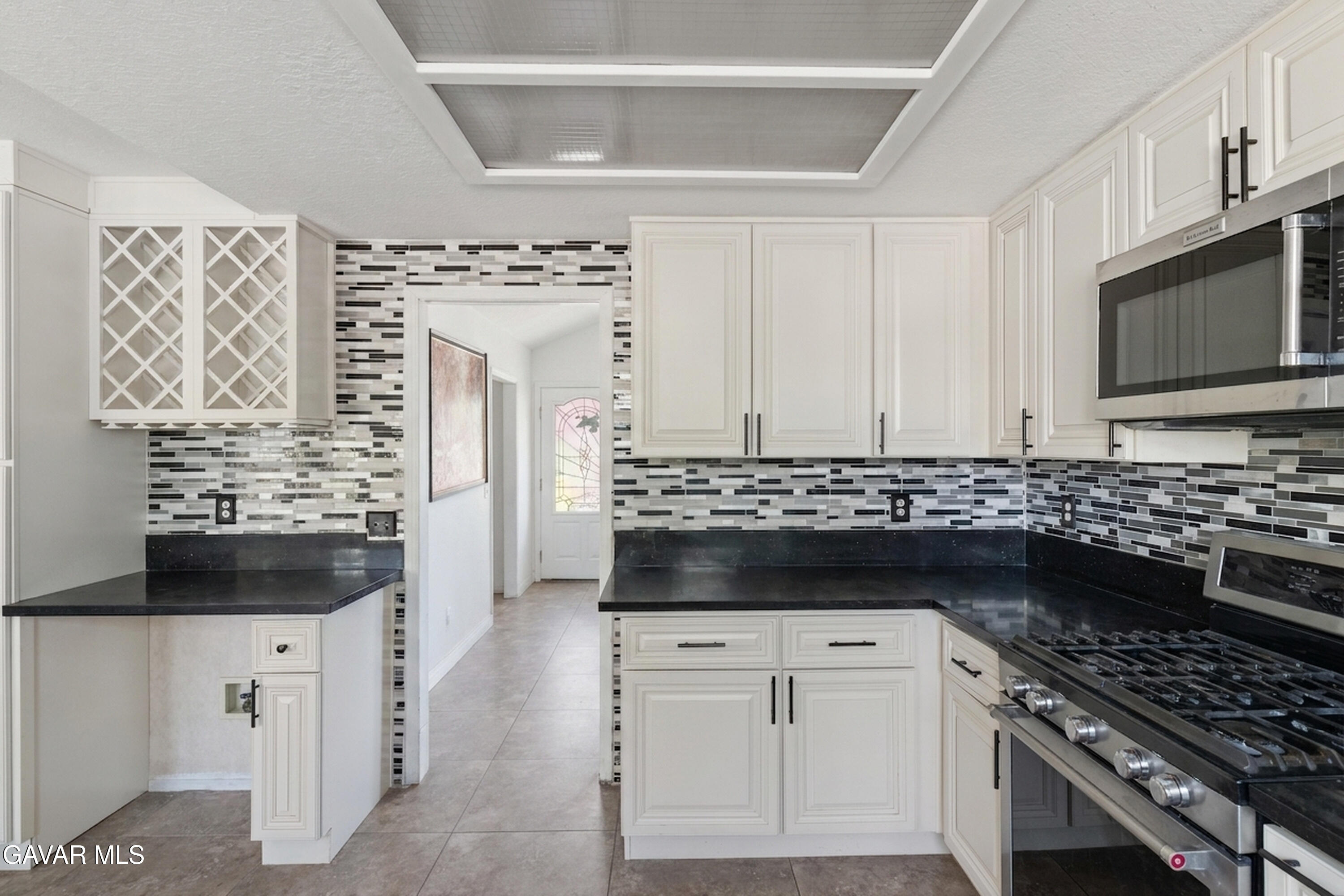 3735 Paula Lancaster, CA 93535 - Photo 23 of 54 Kitchen-6_E