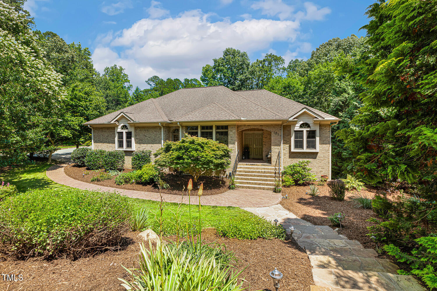 101 Cardiff Pl Chapel Hill NC-large-002-