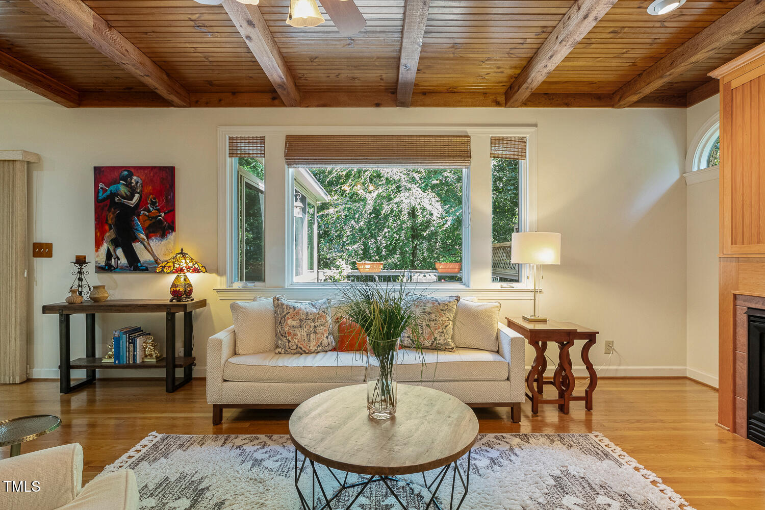 101 Cardiff Place Chapel Hill, NC 27516 - Photo 30 of 82 a living room with furniture and a chandelier
