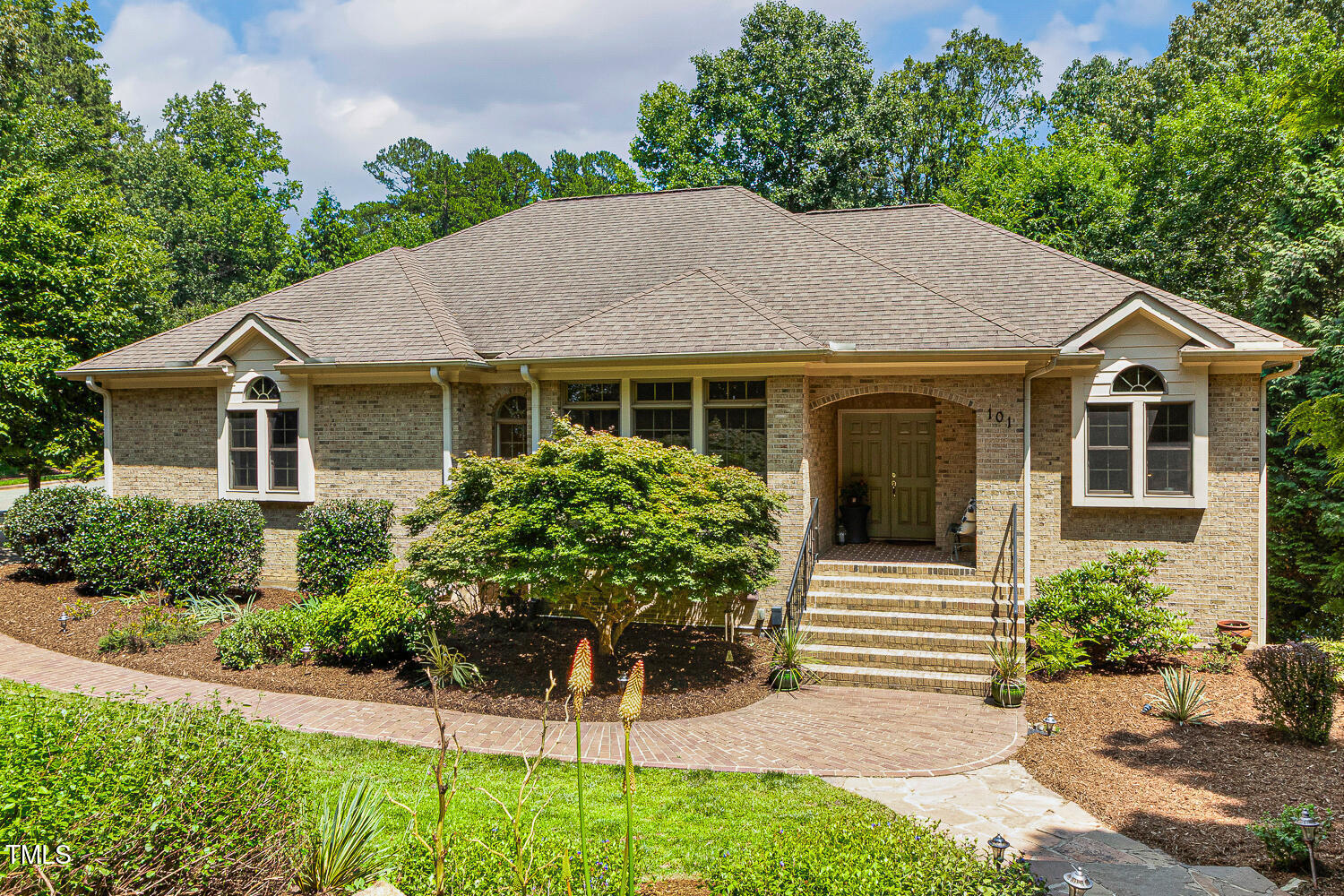 101 Cardiff Place Chapel Hill, NC 27516 - Photo 5 of 82 a house with a yard