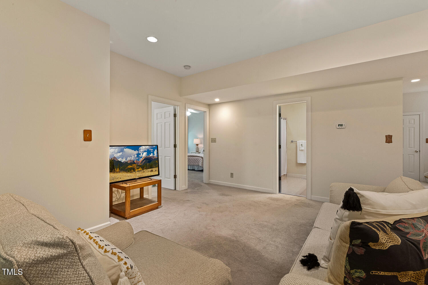 101 Cardiff Place Chapel Hill, NC 27516 - Photo 54 of 82 101 Cardiff Pl Chapel Hill NC-large-059-