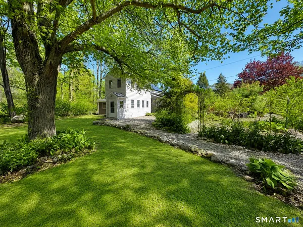 $385,900 | 77 North High Street, Clinton, CT 06413