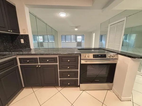 $1,900 | 215 Southeast 3rd Avenue, Unit 107A, Hallandale Beach, FL 33009