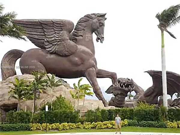 $1,900 | 215 Southeast 3rd Avenue, Unit 107A, Hallandale Beach, FL 33009