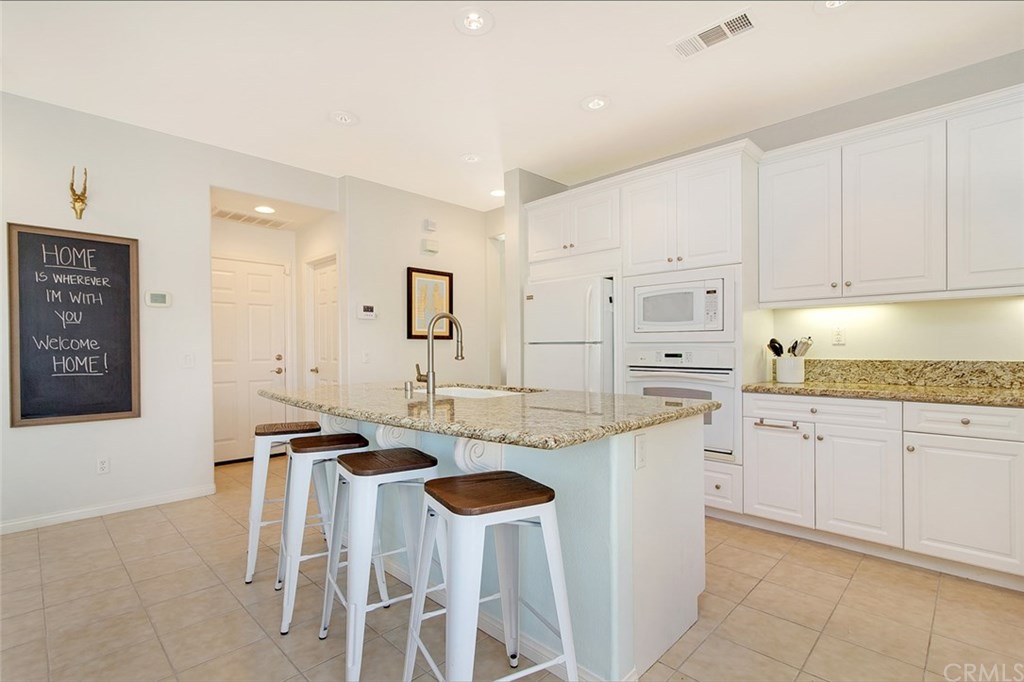 2530 Cornerstone Lane Costa Mesa, CA 92626 - Photo 3 of 28