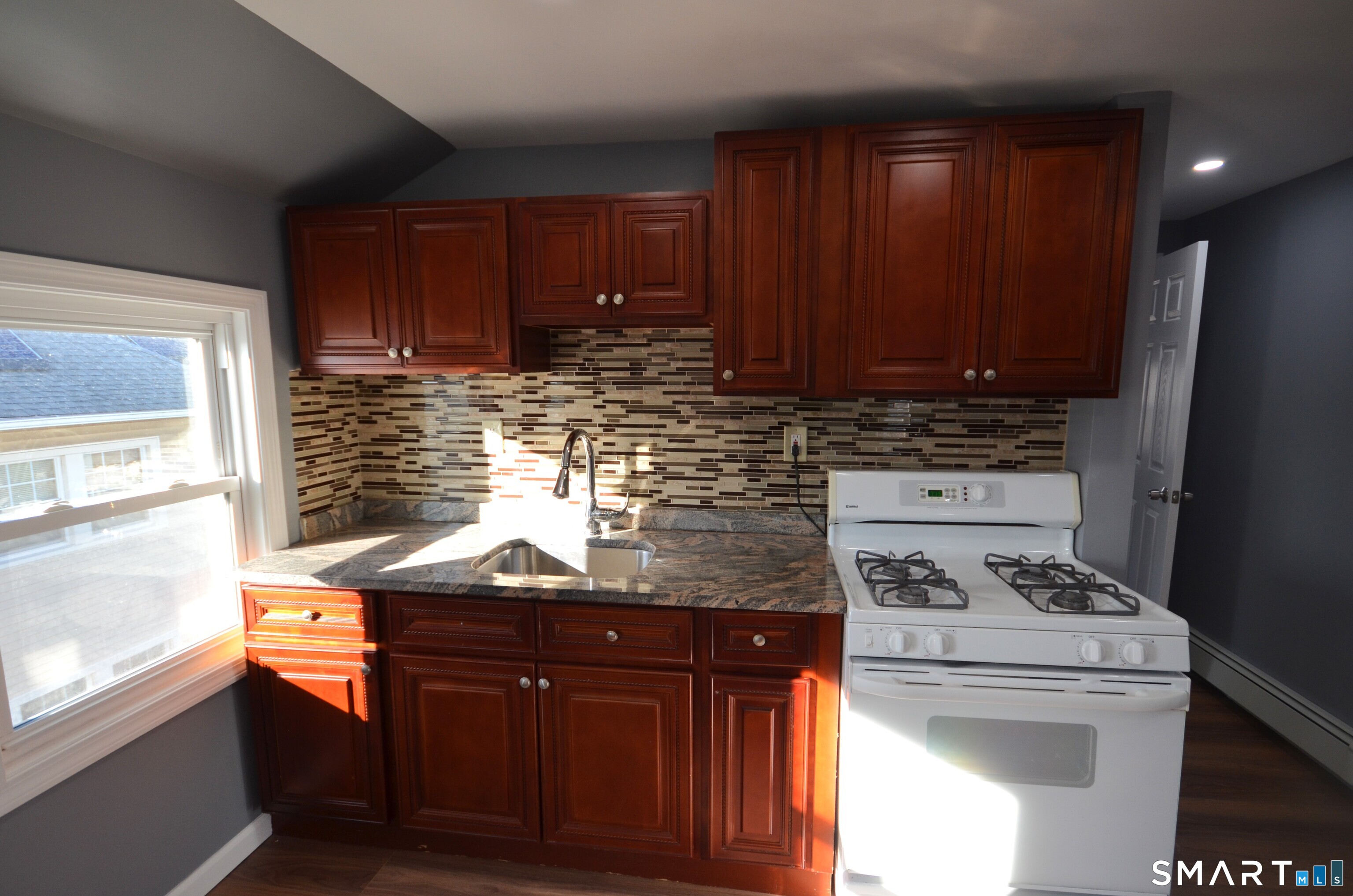 70 Westfield Avenue Bridgeport, CT 06606 - Photo 5 of 19