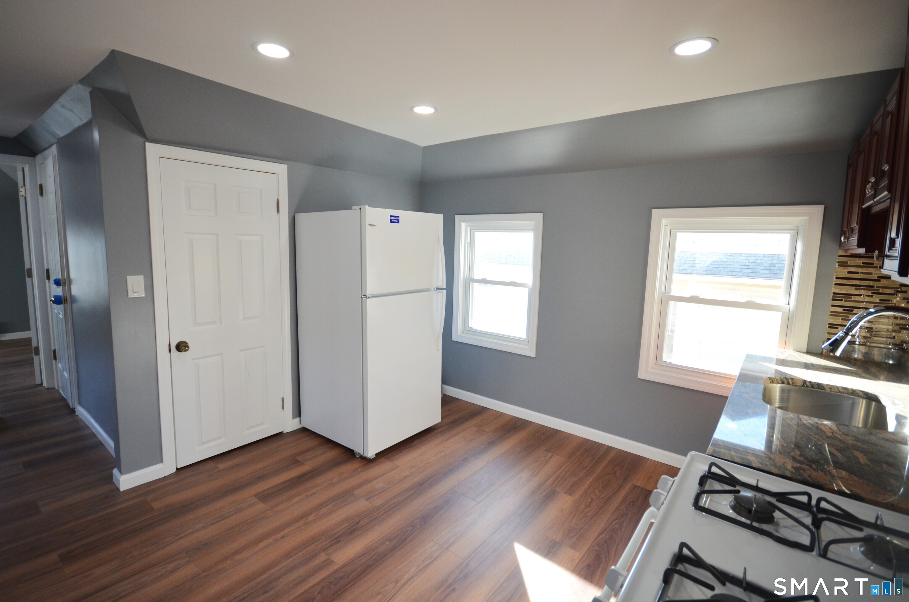 70 Westfield Avenue Bridgeport, CT 06606 - Photo 8 of 19