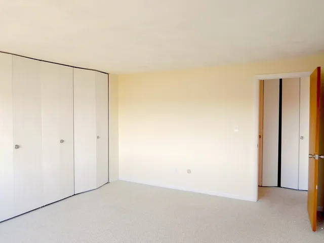 $3,000 | 135 Scranton Avenue, Unit 406, Falmouth, MA 02540