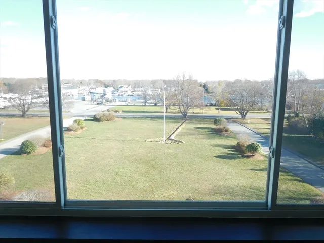 $3,000 | 135 Scranton Avenue, Unit 406, Falmouth, MA 02540