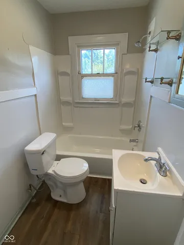 $695 | 856 North Bradley Avenue, Indianapolis, IN 46201