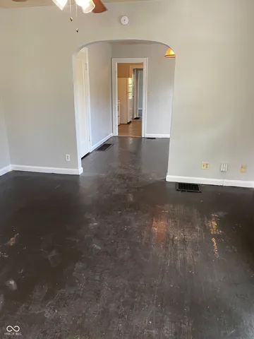 $695 | 856 North Bradley Avenue, Indianapolis, IN 46201