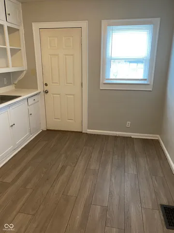 $695 | 856 North Bradley Avenue, Indianapolis, IN 46201