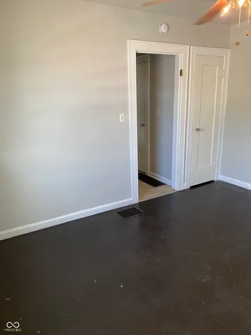 $695 | 856 North Bradley Avenue, Indianapolis, IN 46201