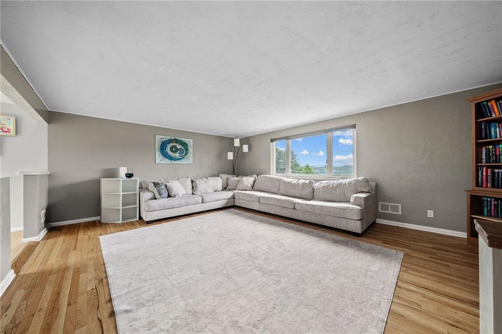 1905 Swallow Hill Road Pittsburgh, PA 15220 - Photo 12 of 50 Gallery Image 12