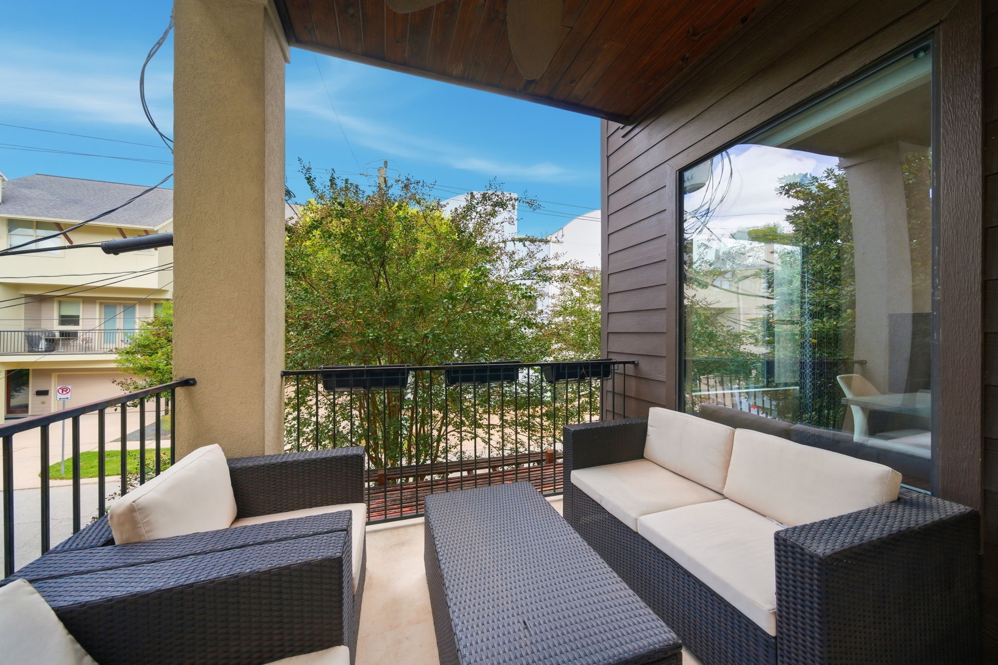 4129 Dickson Street Houston, TX 77007 - Photo 24 of 36 a outdoor living room with furniture