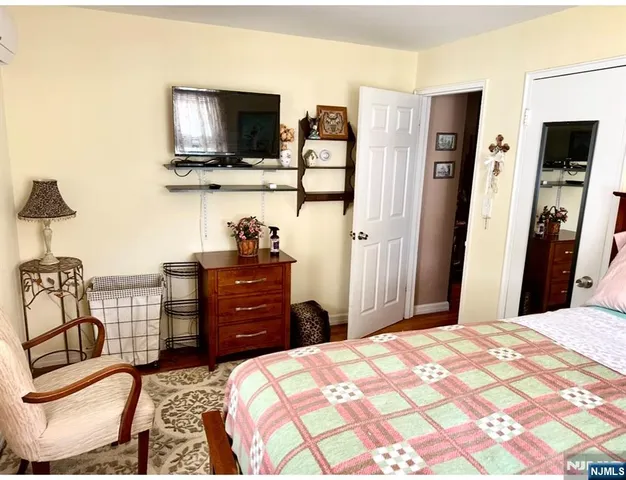 $1,265 | 53 Donor Avenue, Elmwood Park, NJ 07407