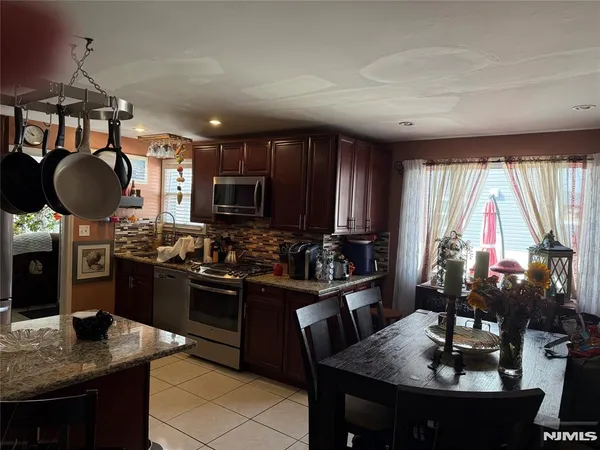 $1,250 | 53 Donor Avenue, Elmwood Park, NJ 07407