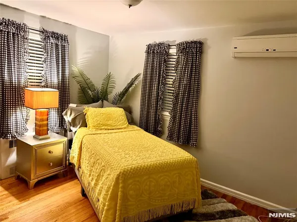 $1,250 | 53 Donor Avenue, Elmwood Park, NJ 07407