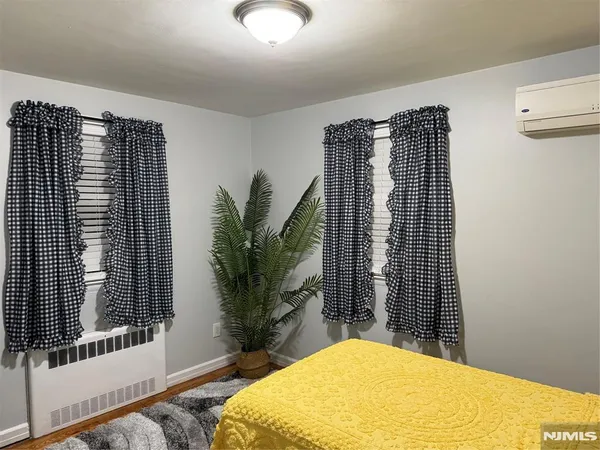 $1,250 | 53 Donor Avenue, Elmwood Park, NJ 07407