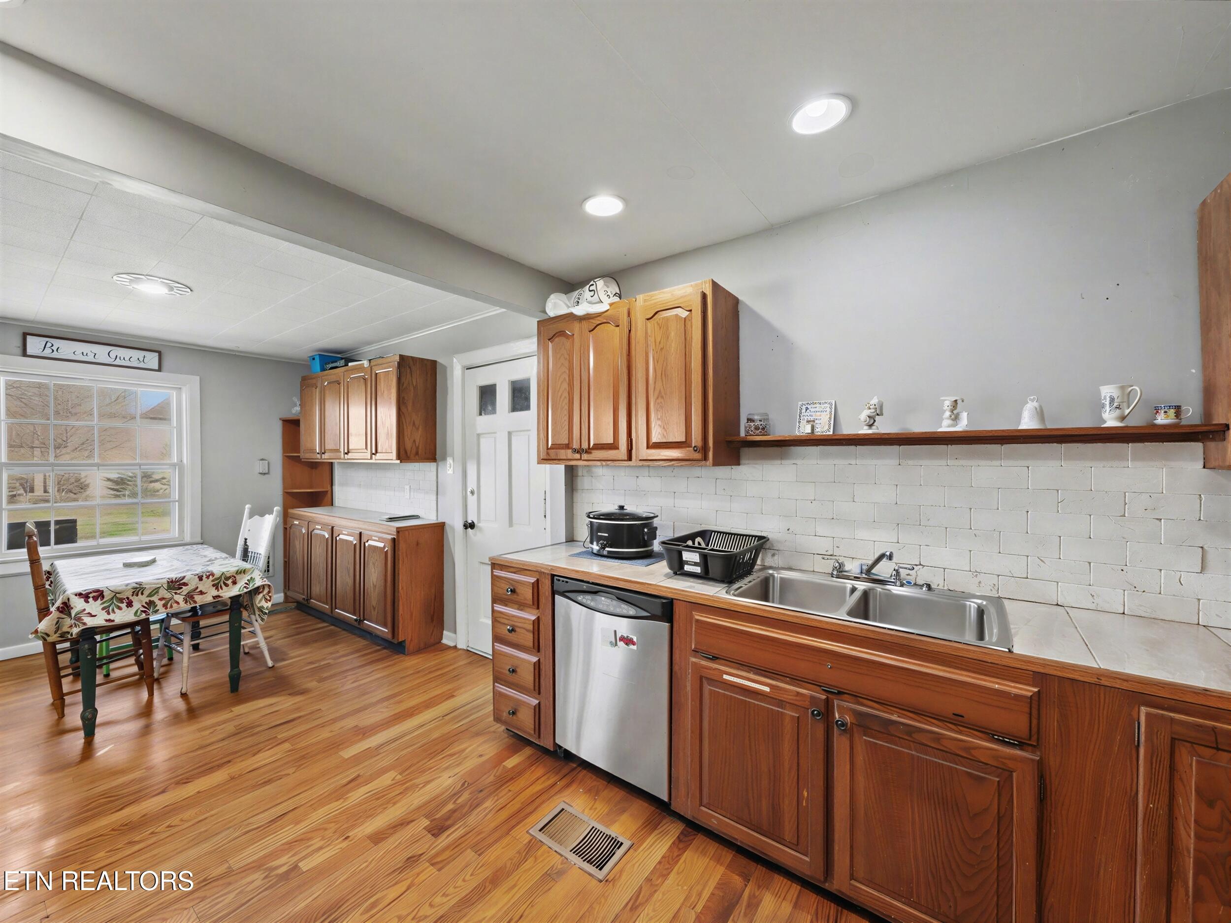 4651 Schaad Road Knoxville, TN 37931 - Photo 13 of 46 11_27