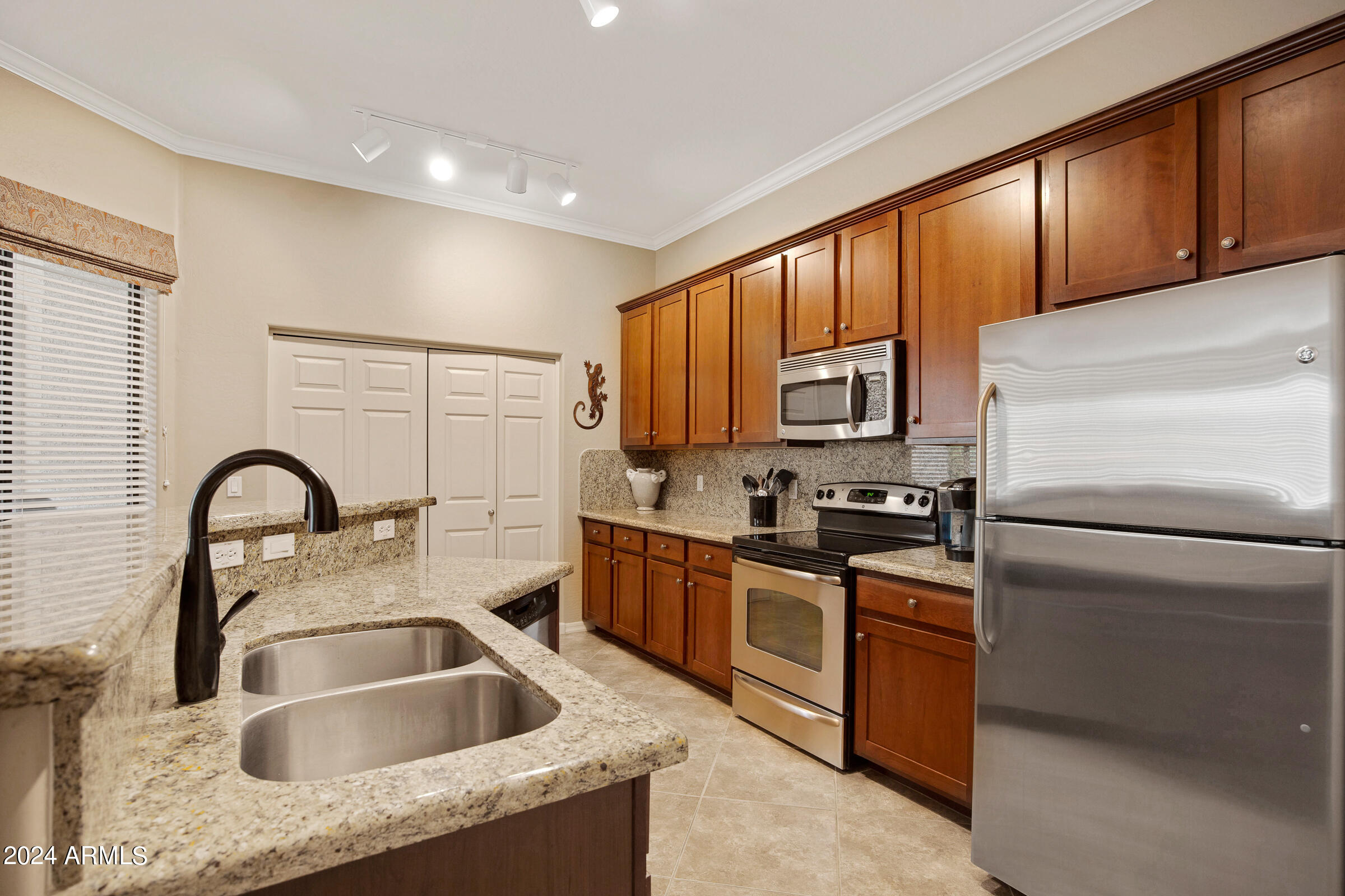 3330 South Gilbert Road, Unit 2028 Chandler, AZ 85286 - Photo 8 of 31 3330 S Gilbert Rd #2028-11