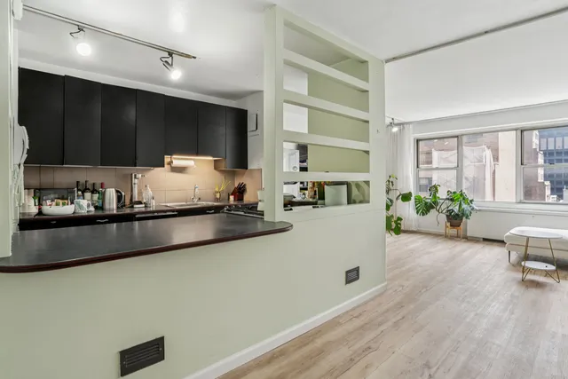 $5,300 | 136 East 56th Street, Unit 10H | Midtown East