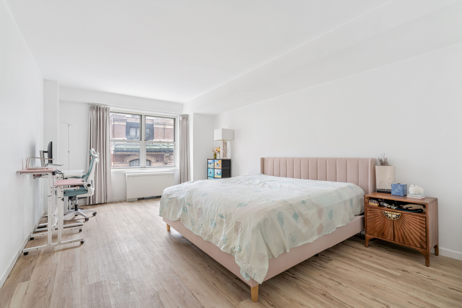 136 East 56th Street, Unit 10H Manhattan, NY 10022 - Photo 7 of 9